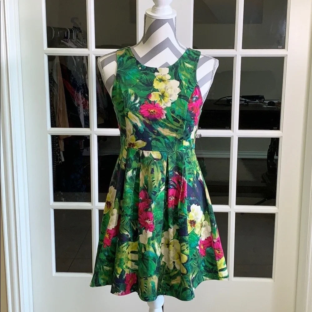Felicity & Coco Floral green Fit & Flare Dress - Picture 2 of 8